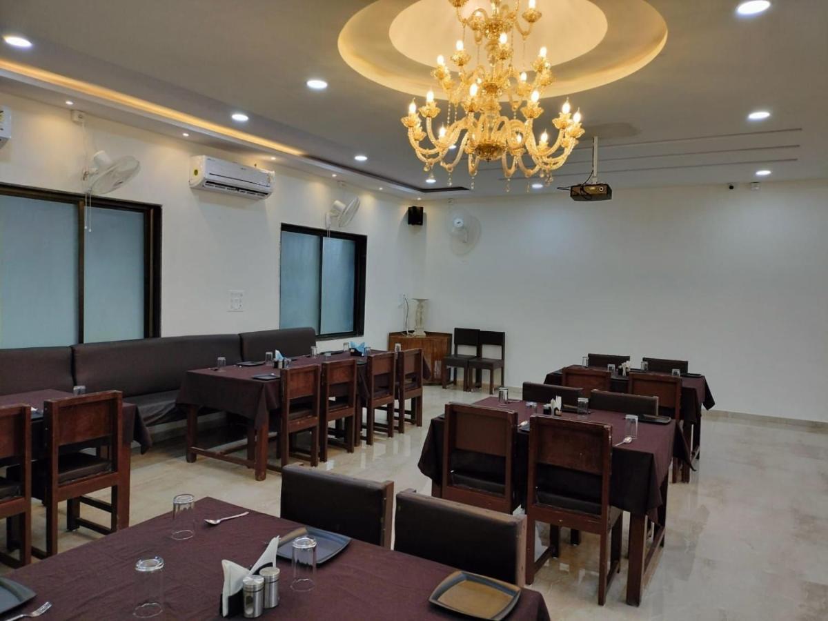 Hotel Satkar International Chhindwāra Dış mekan fotoğraf
